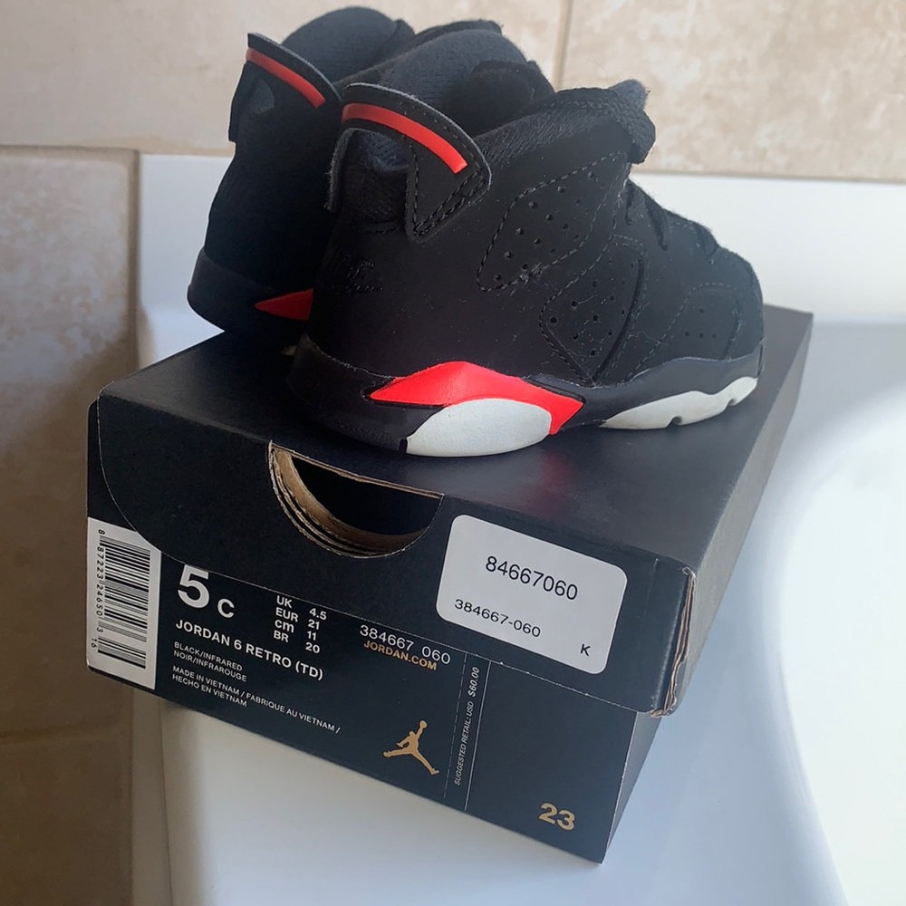 Jordan Retro 6 (size 5c)